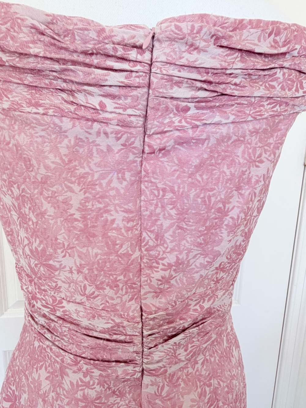 Kay Unger New York Off-the-Shoulder Pleated Floral Jacquard Dress - Pink Size 12 - Picture 8 of 16